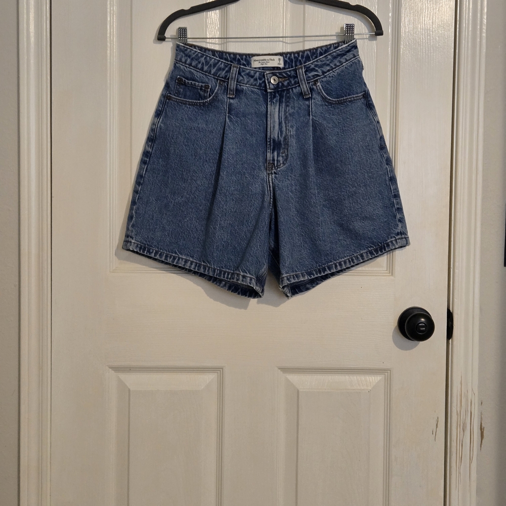 Abercrombie & Fitch Mid-Rise Blue Denim Pleated Shorts